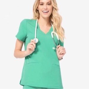 Figs Casma scrub top in Surgical Green